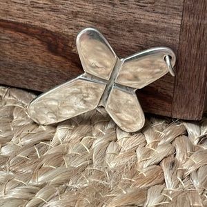 James Avery Large Cross pendant